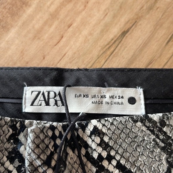 NWT Zara Faux Leather Animal Printed Pants XS Snakeskin Straight Leg Trouser - Picture 9 of 10